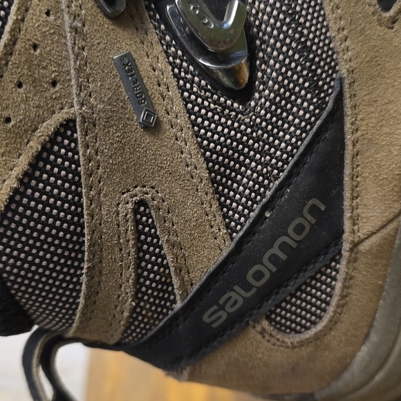 Salomon Goretex Mens size 8.5 brown and black boots - Picture 2 of 11